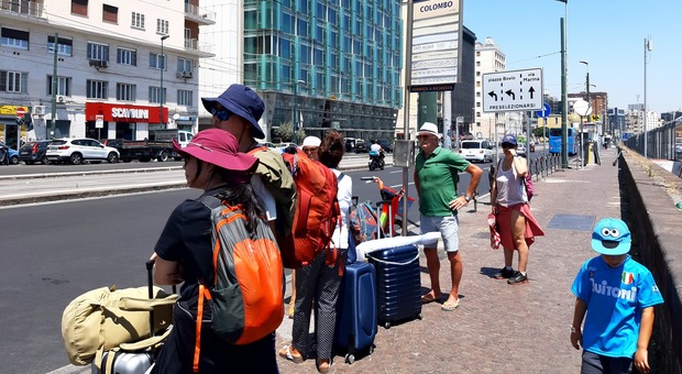 Napoli affollata di turisti