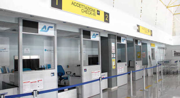Salerno, aeroporto: opzione Gesac per due anni. Riprende la trattativa