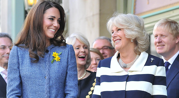 Kate Middleton contro Camilla Parker Bowles: "Vuole rubarle il trono d'Inghlterra"