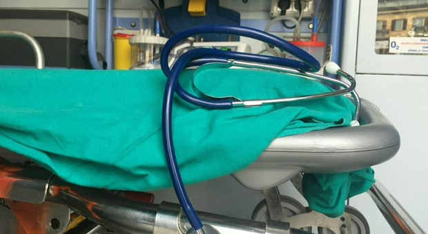 Dimessa dall'ospedale, muore cadendo dalla barella dell'ambulanza che la stava riportando a casa: tragedia a Termini Imerese