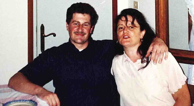 Fernando Toffolo, la vittima, insieme alla moglie Elisabetta Brambilla