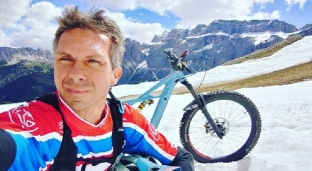 Valanga in val di Fassa, morto lo scialpinista blogger 44enne