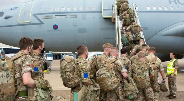 Ucraina, confermato sostegno militare inglese contro la Russia: «Manderemo oltre 20.000 soldati in Nord Europa»