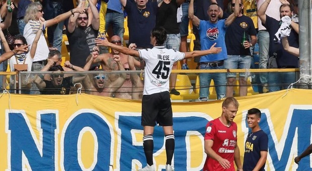 Inglese saluta e torna a Napoli: «A Parma mi sono sentito a casa»