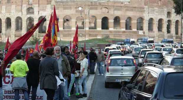 Scioperi a Roma, arriva il blocco. Il garante: «Nuove regole per il Giubileo»