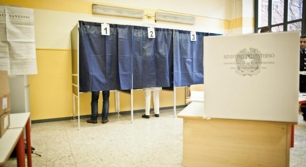 Castellammare, foto alla scheda elettorale: due denunciati