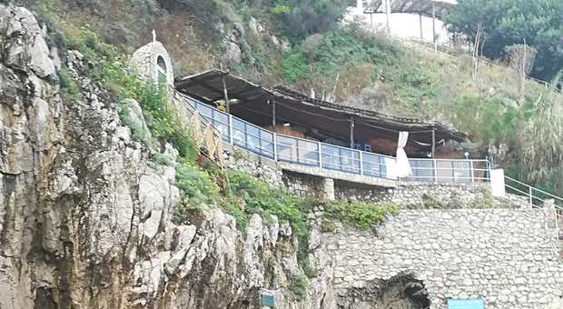 Capri, feste in onore di Santa Maria Vergine: messa dei marinai alla Grotta Azzurra