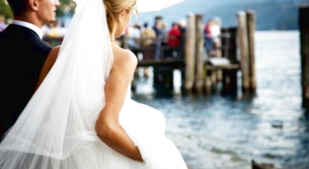 Matrimonio low cost in riva al lago? Ecco dove si può fare