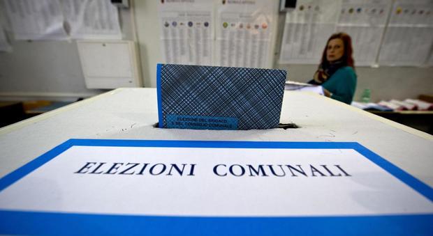Napoli, effettuato il sorteggio: Valente per prima nella scheda elettorale