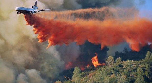 Immenso incendio in California, evacuate 1500 persone
