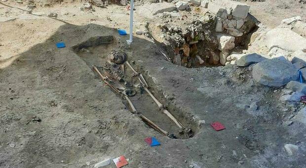 Ca' Foscari, scoperti i resti dell'antica comunità jesolana: si studiano 115 tombe tra VIII e XII secolo