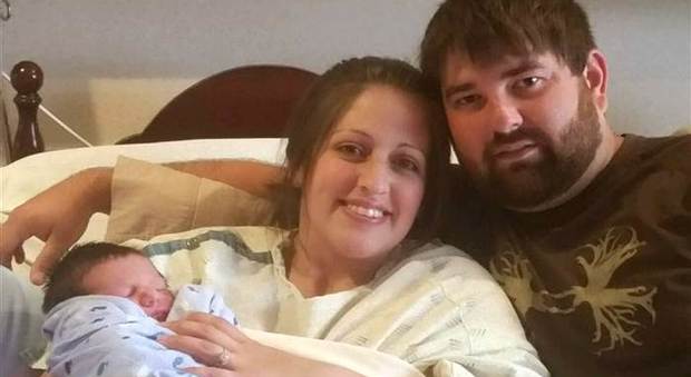 Mark Lashley con la moglie e il bimbo nato il 19 marzo