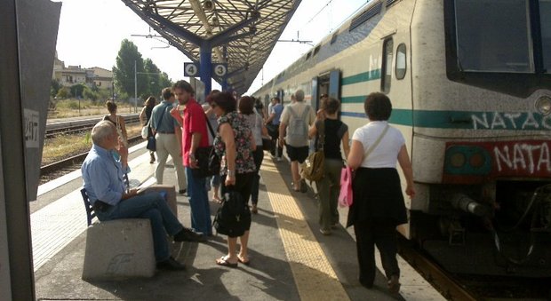 Ferrovia, chiusura linea Maccarese -Ladispoli insorgono i pendolari