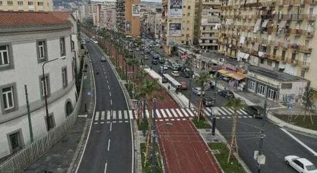 Napoli, via Marina: rapina una donna sull’autobus, arrestato 50enne algerino