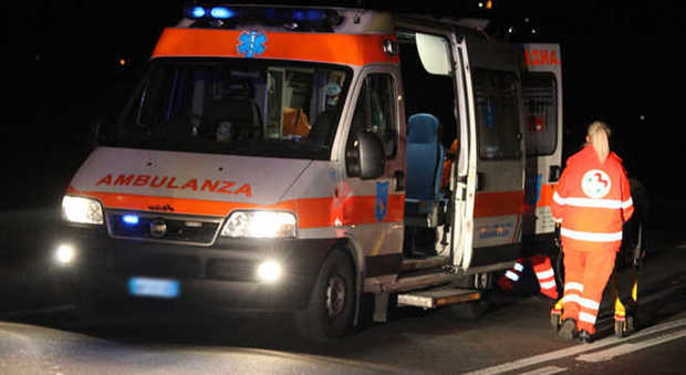 Roma, scontro frontale fra Audi e minicar: morto un uomo, tre feriti fra cui un bimbo di 7 anni