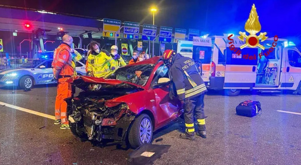Milano, auto tamponata al casello sull'autostrada A/4: morte due donne