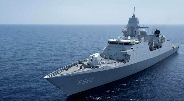 Aerei da combattimento cinesi circondano nave da guerra olandese nel Mar Cinese orientale. La Marina dei Paesi Bassi: «Operazione pericolosa»