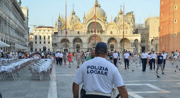 Aumentano i controlli dei vigili nel centro storico di Venezia