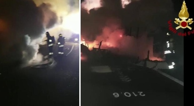 Camper si capovolge e si incendia in autostrada: all'interno una famiglia con tre bambini