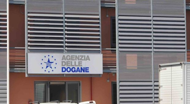 La sede dell'Agenzia delle Dogane a Civitavecchia