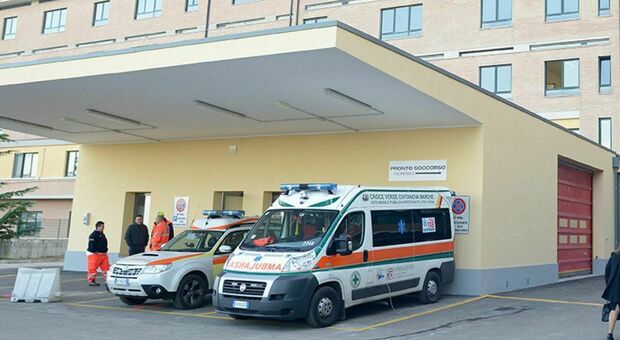 Il pronto soccorso di Civitanova dove sono stati portati i giovani feriti
