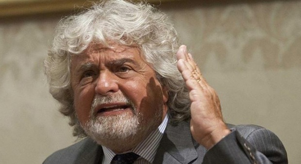 Grillo attacca l'ex premier: «Bugiardo, fatti da parte come promesso»