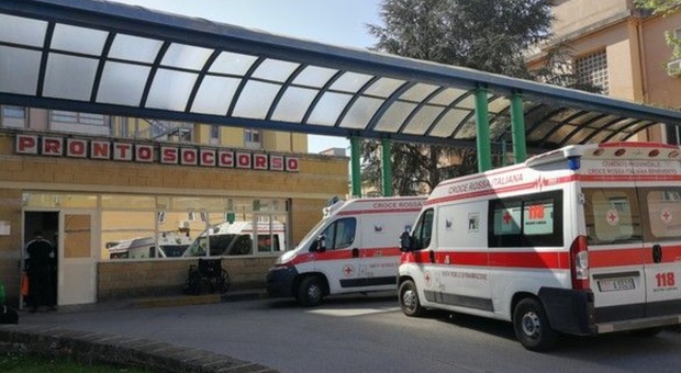 Mantova, dottoressa aggredita con un bastone da una paziente in Pronto Soccorso