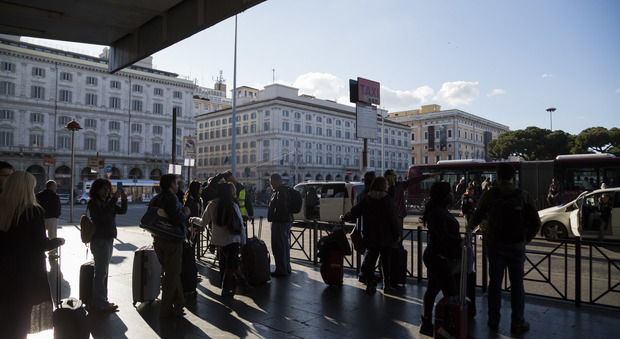 Taxi ancora fermi, quarto giorno di sciopero a Roma
