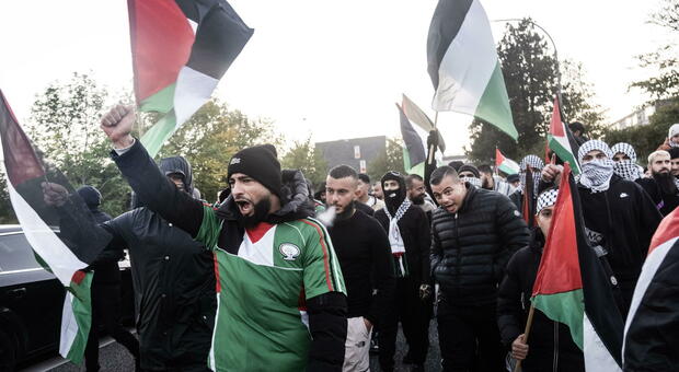 Hamas proclama per domani il “jihad day” nel mondo, Francia e Germania vietano manifestazioni pro Palestina