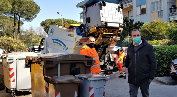 Coronavirus a Napoli, de Magistris sorveglia pulizia e sanificazione: «La città si sta comportando bene»