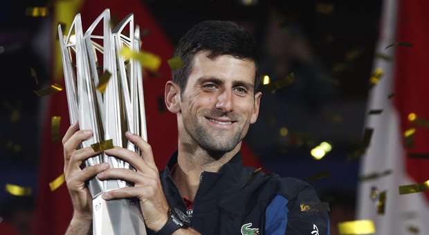 Djokovic trionfa a Shanghai: Coric battuto in due set
