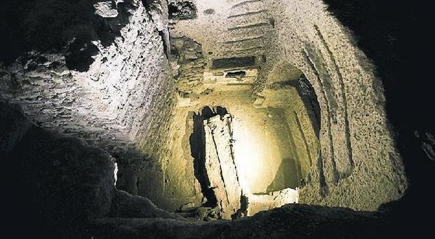Catacombe, Napoli con padre Loffredo: «È un faro, resti alla Sanità»