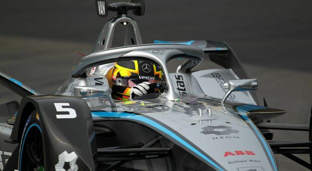 Vandoorne (Mercedes) in pole nel primo dei due EPrix della Capitale