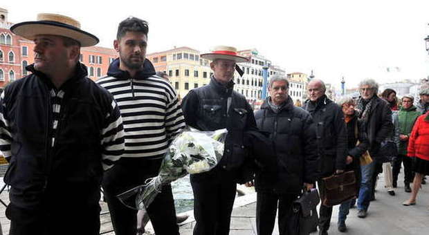 Un corteo di gondolieri accompagnerà Valeria al funerale in piazza S. Marco