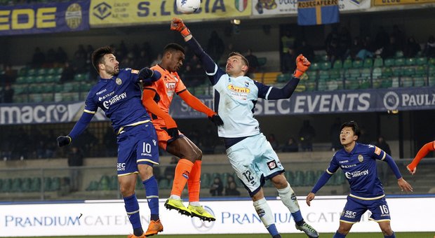 Il Verona batte 3-1 il Pescara e torna a volare