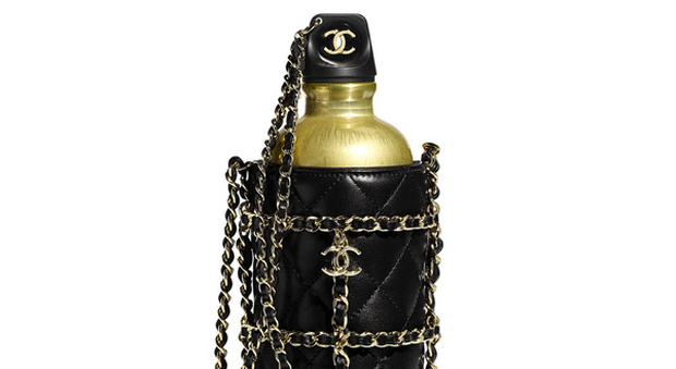 Chanel lancia la nuova flask bag, quanto costa la bottiglia di acqua