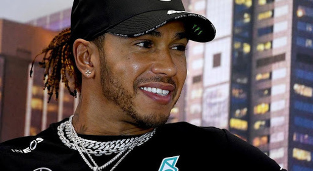 Il sei volte campione del mondo di Formula 1 Lewis Hamilton
