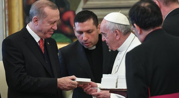 Il presidente turco Erdogan dal Papa: poi incontra Mattarella e Gentiloni