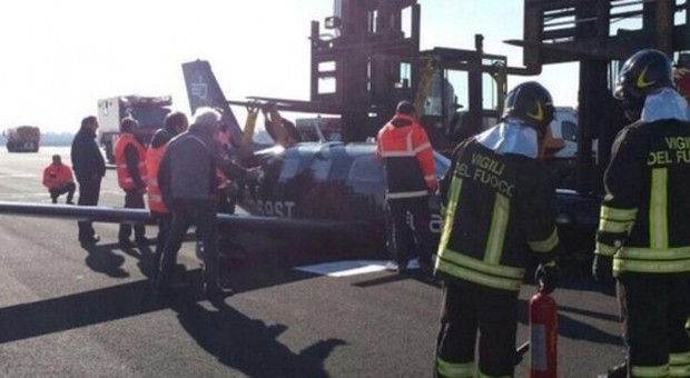 Paura a Linate: aereo da turismo atterra senza carrello, tutti illesi i 4 passeggeri