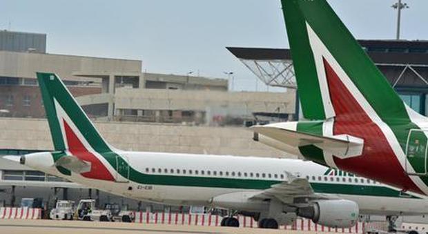 Alitalia fa dietrofront: il primo volo per Roma torna alle 7.05