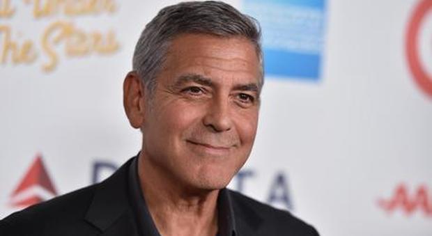 George Clooney, vacanze romane sul set: «Ma a Roma non prenderò lo scooter»