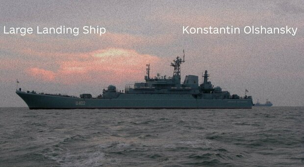 Mar Nero, la strategia (fallita) della flotta russa: Kiev affonda la grande nave da sbarco Olshansky
