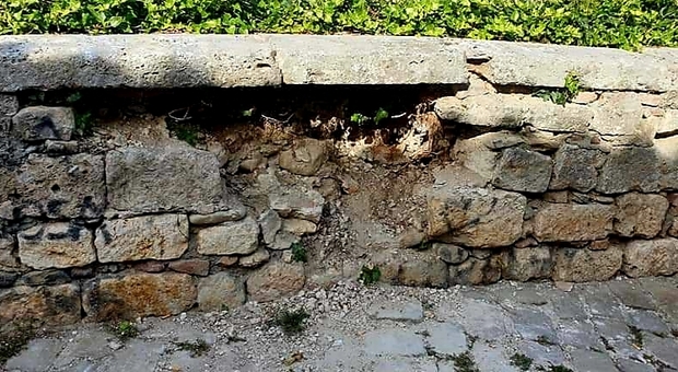 Ascoli, ora i ladri rubano pure pietre del Duecento in pieno centro