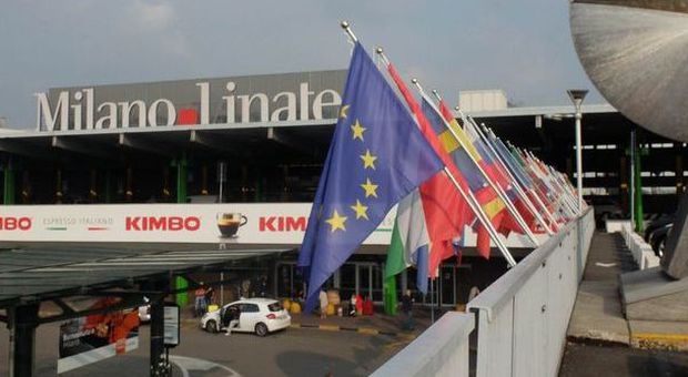 Paura a Linate: aereo da turismo atterra senza carrello, tutti illesi i 4 passeggeri
