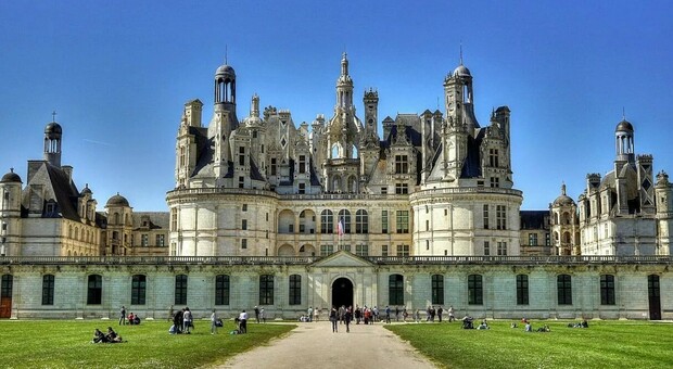I magici castelli della Loira: sono oltre trecento. A Chambord c'è la scala a doppia elica di Leonardo Da Vinci