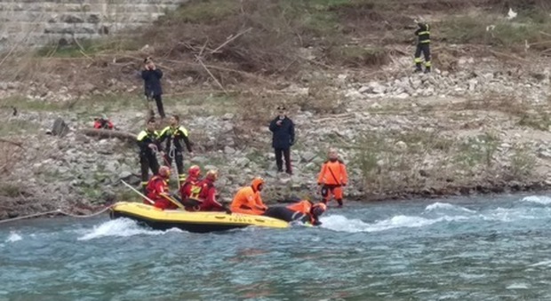 Tragedia a Terlano, il cadavere di una donna recuperato nell'Adige