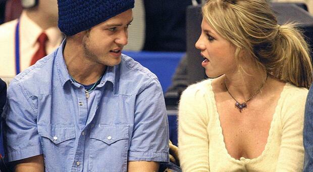 Britney Spears: «Convinta da Justin Timberlake ad abortire, nel 2000 ero rimasta incinta»