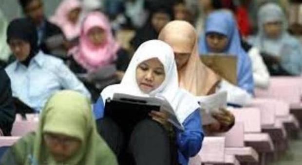 Indonesia, scuola choc: obbligo test della verginità per le ragazze che vogliono diplomarsi