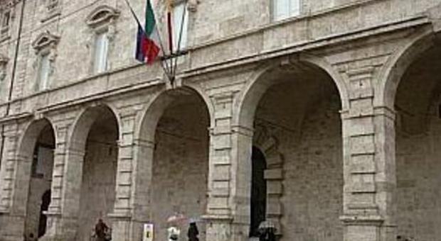 Ascoli, presentate quasi 300 domande per un posto fisso a Palazzo Arengo