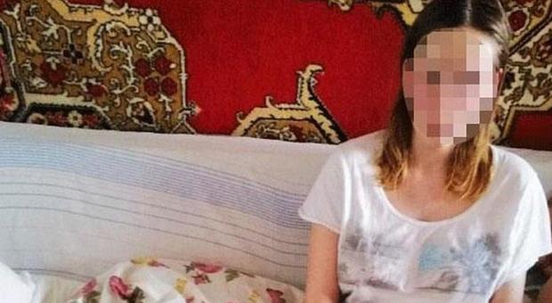 Mamma uccide la figlia di 3 settimane sgozzandola: «Il marito dava più attenzioni a lei»